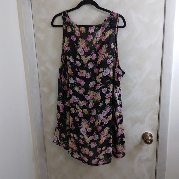 2X Torrid Tank Top Sleeveless Blouse Hi Low Peach Pink Green Black Floral - Picture 2 of 9